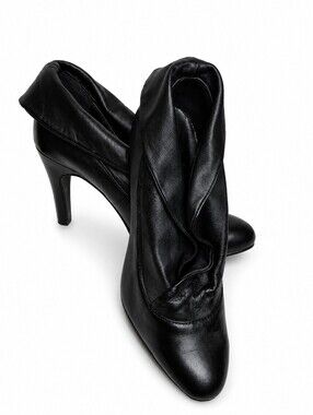 Report Signature Black Leather Foldover Shooties Heels Size 7